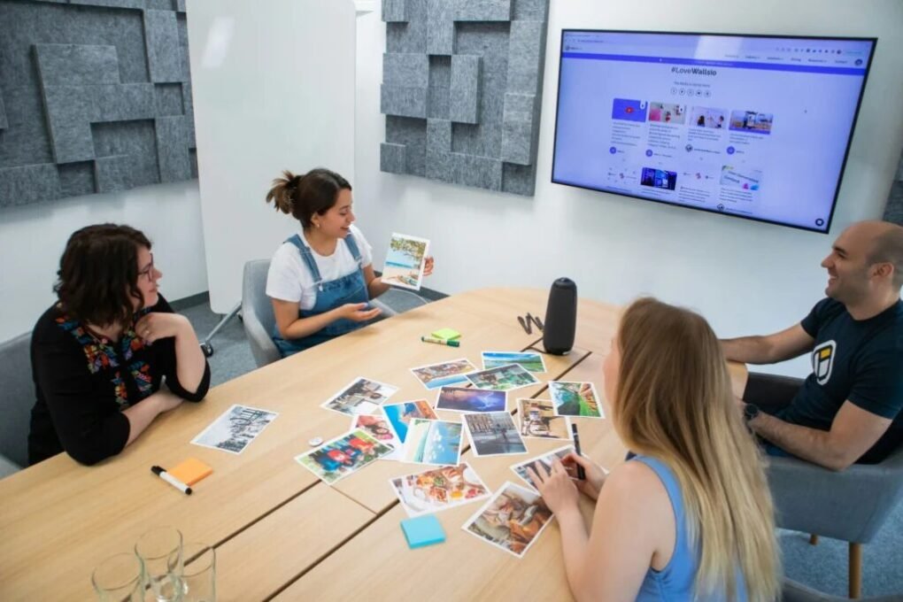 Creative workspace: brainstorm
