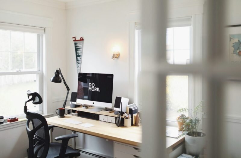 Melhores Luzes e Ambiente Podem Aumentar Concentração no Home Office em 2026