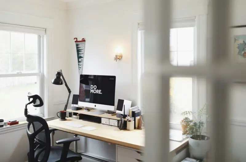 Melhores Luzes e Ambiente Podem Aumentar Concentração no Home Office em 2026